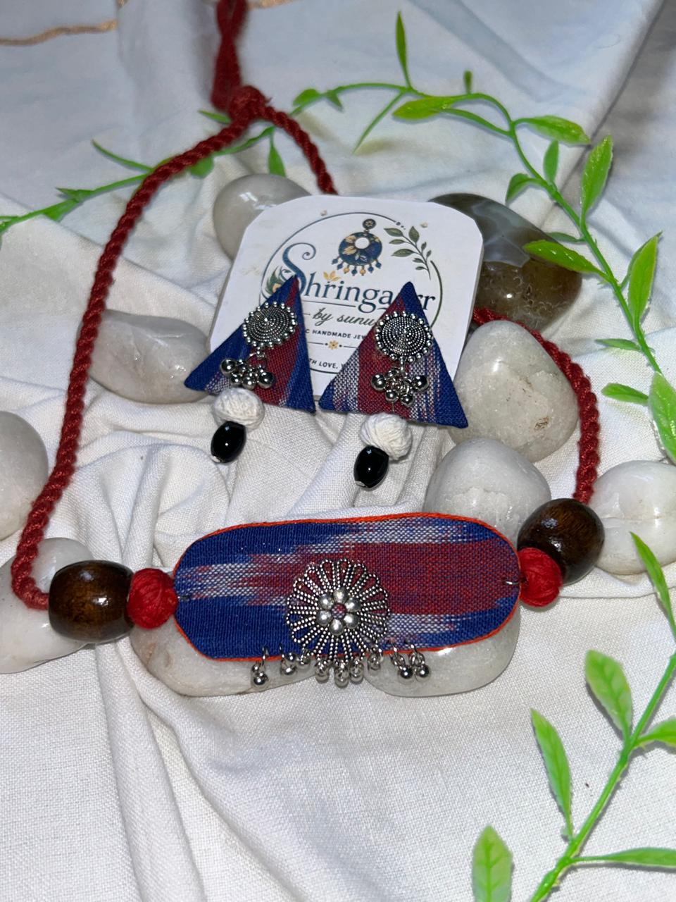 BLUE RED FABRIC CHOKER SET