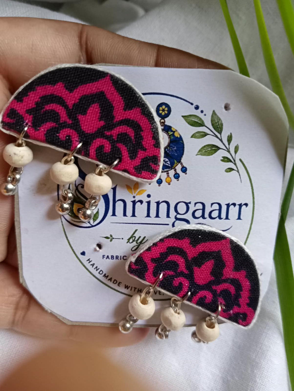 PINK BLACK SEMICIRCLE FABRIC STUD EARRINGS
